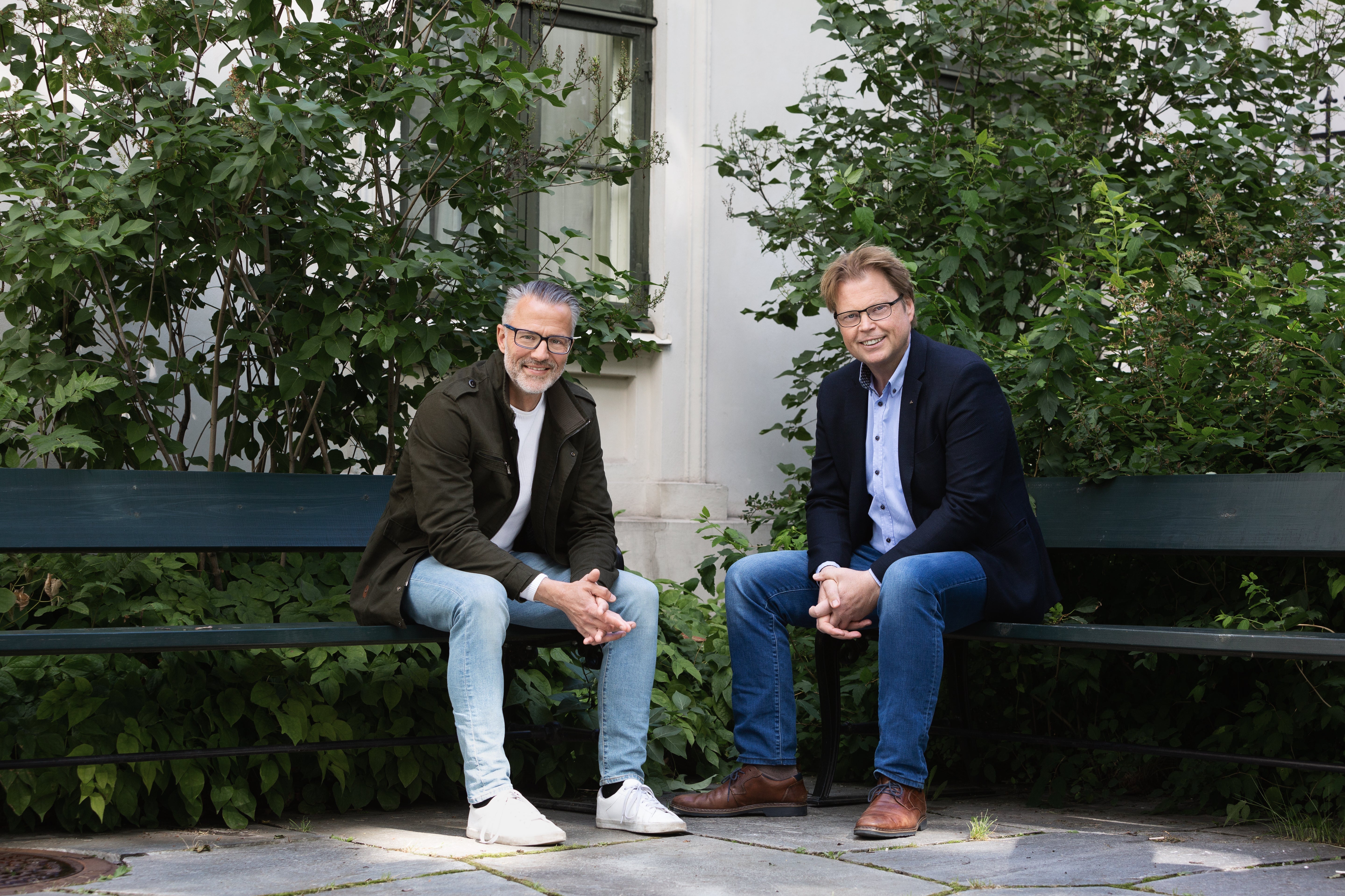 Tre Strawberry-forfattere nominert til britisk prestisjepris